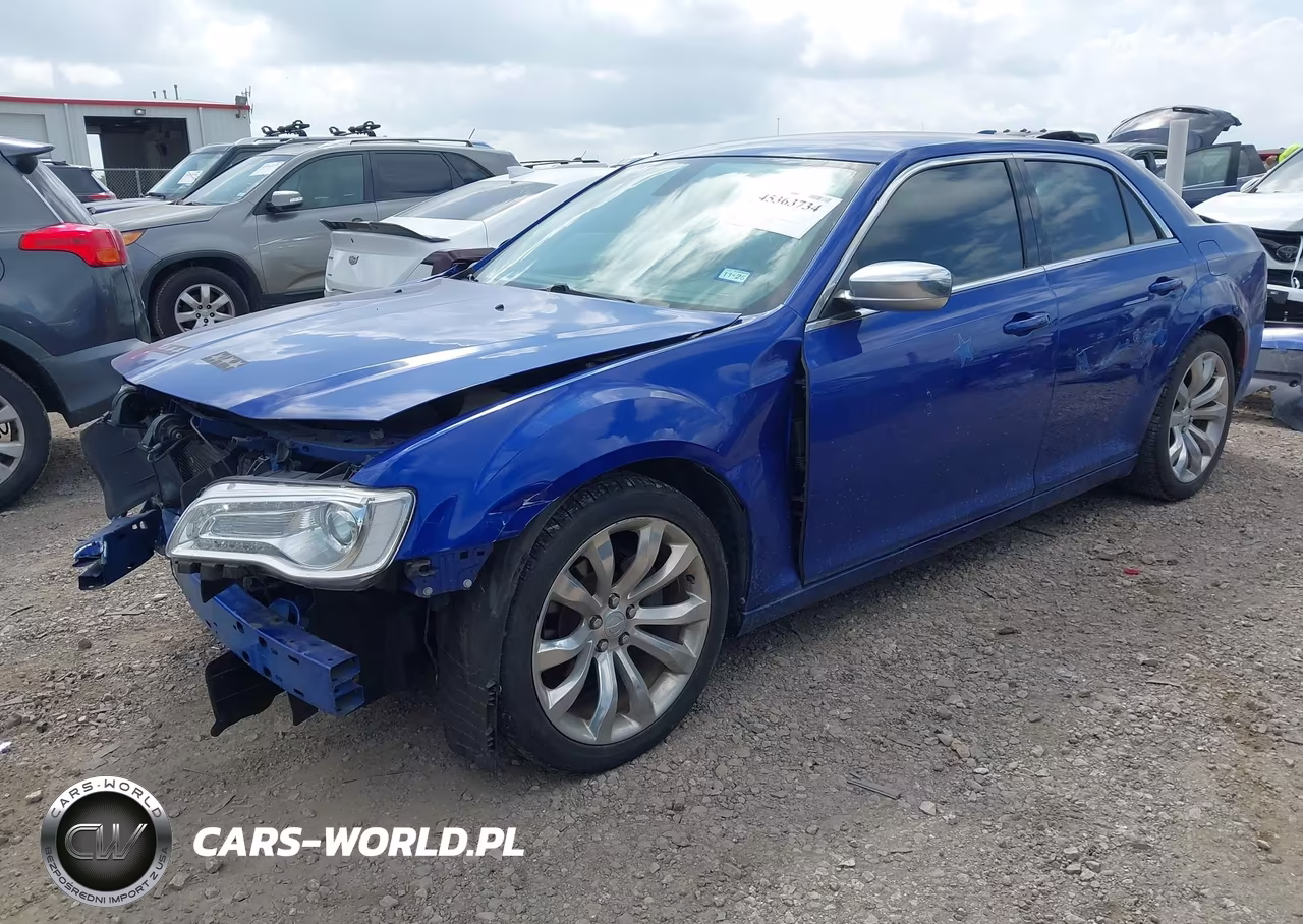 2018 Chrysler 300 Touring VIN:2C3CCAAG3JH264367 - 2