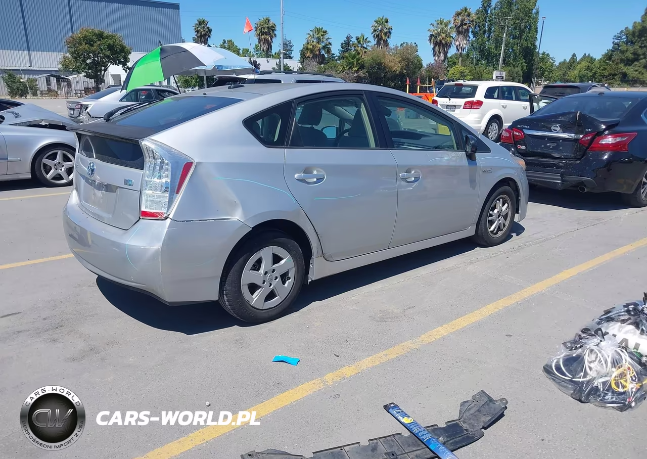 2010 Toyota Prius Ii VIN:JTDKN3DU4A0123763 - 4