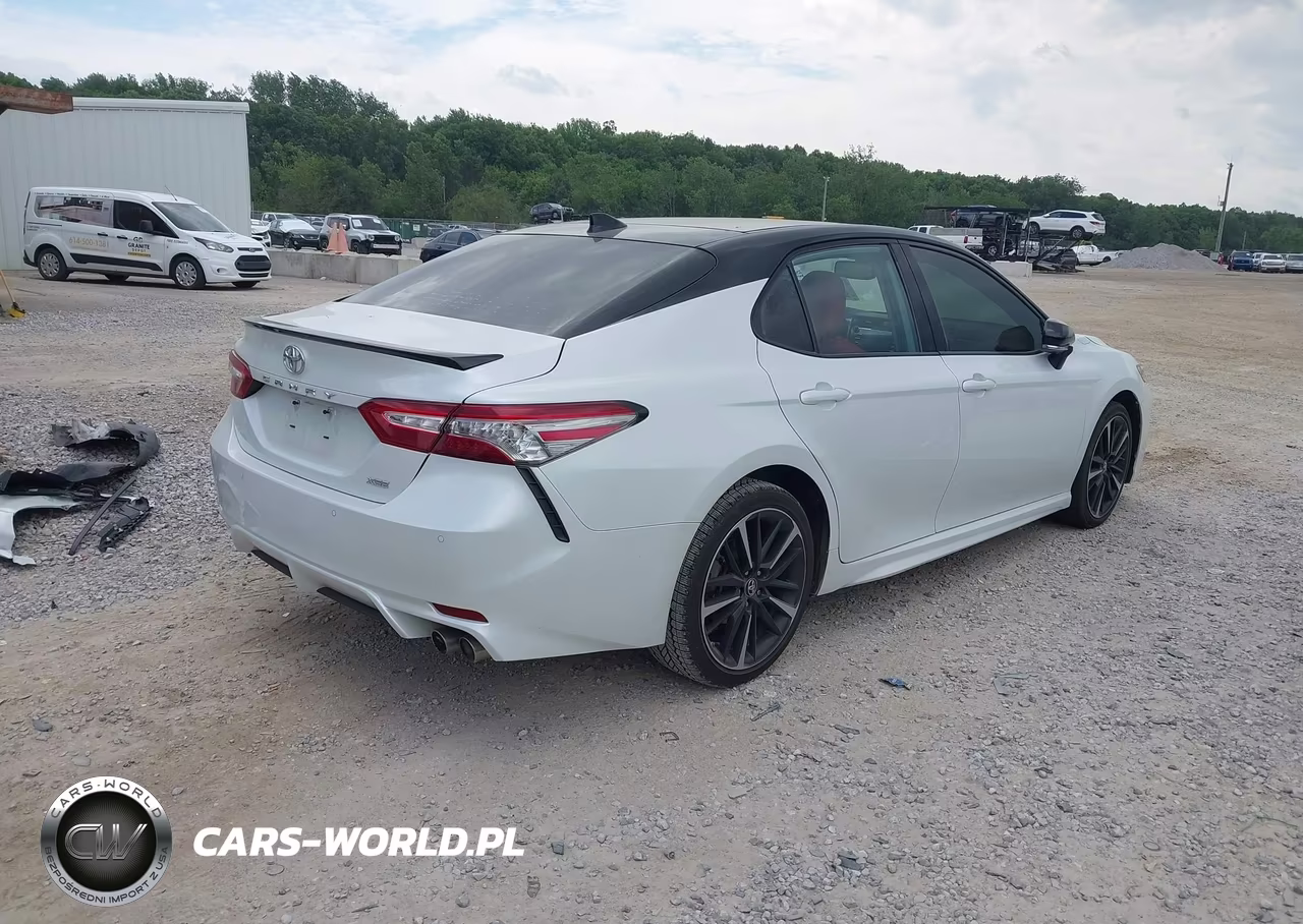 2019 Toyota Camry Xse VIN:4T1B61HK1KU296575 - 4