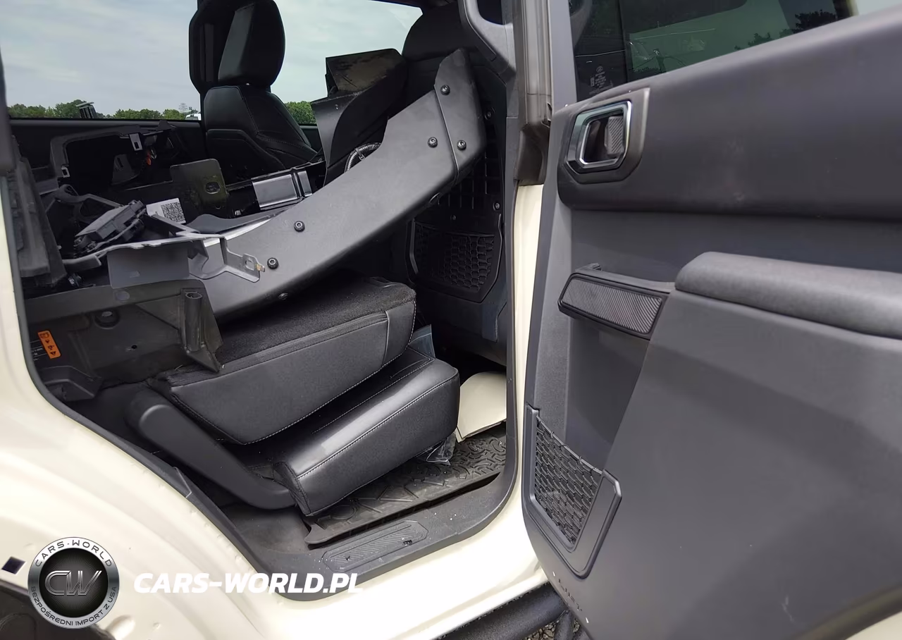 2025 Ford Bronco Badlands VIN:1FMEE9BP2SLB20577 - 8