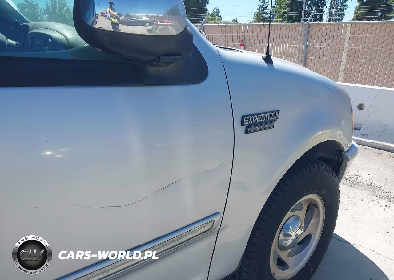1998 Ford Expedition Eddie Bauer-Xlt VIN:1FMRU1762WLC08718 - 12