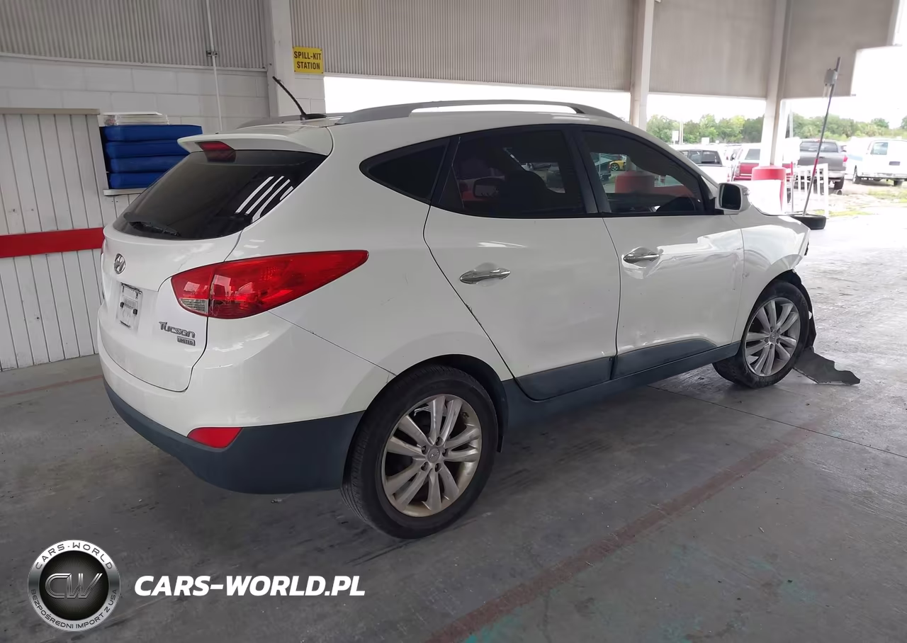 2011 Hyundai Tucson Limited VIN:KM8JU3AC3BU134883 - 4