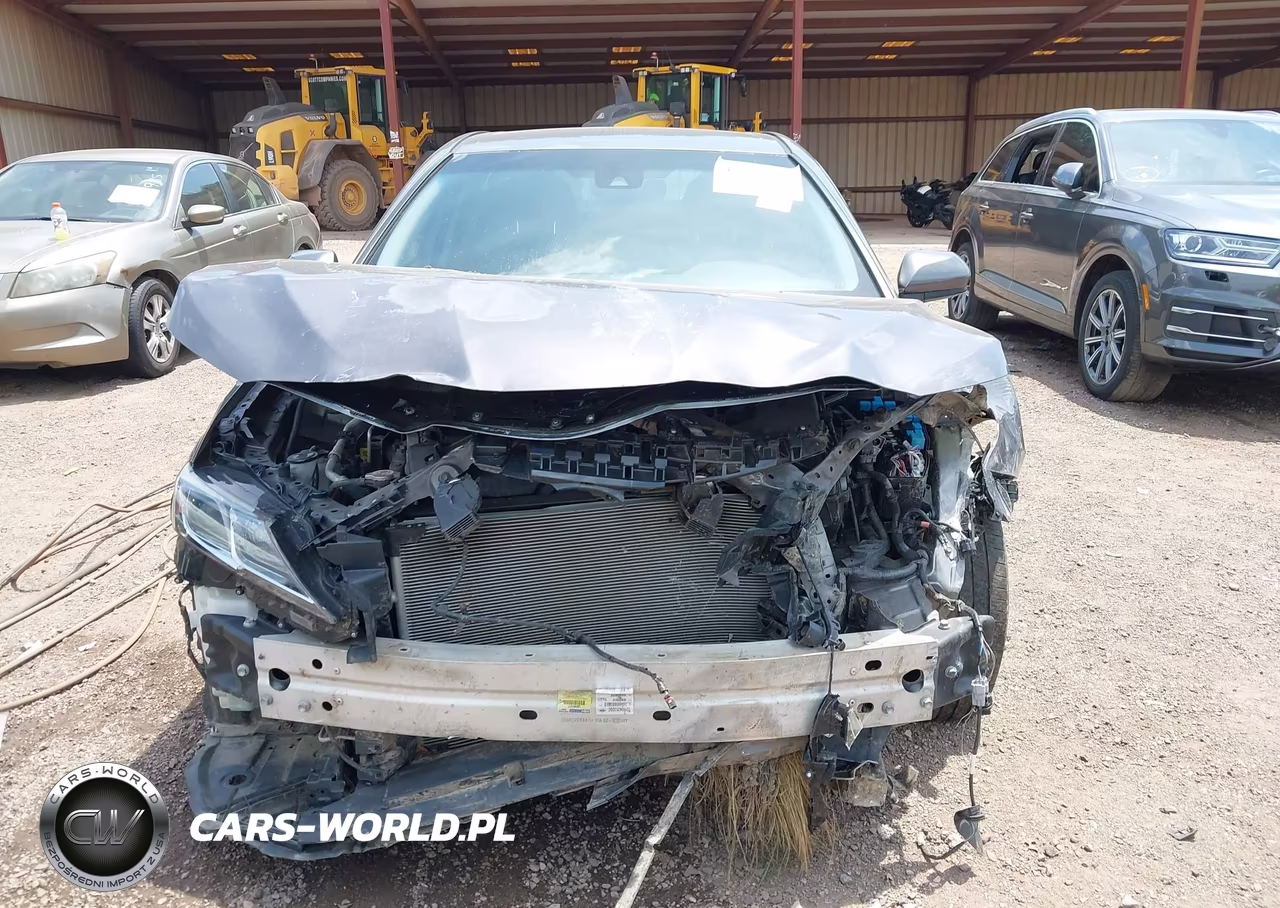 2020 Toyota Camry Le VIN:4T1C11AK1LU963756 - 13