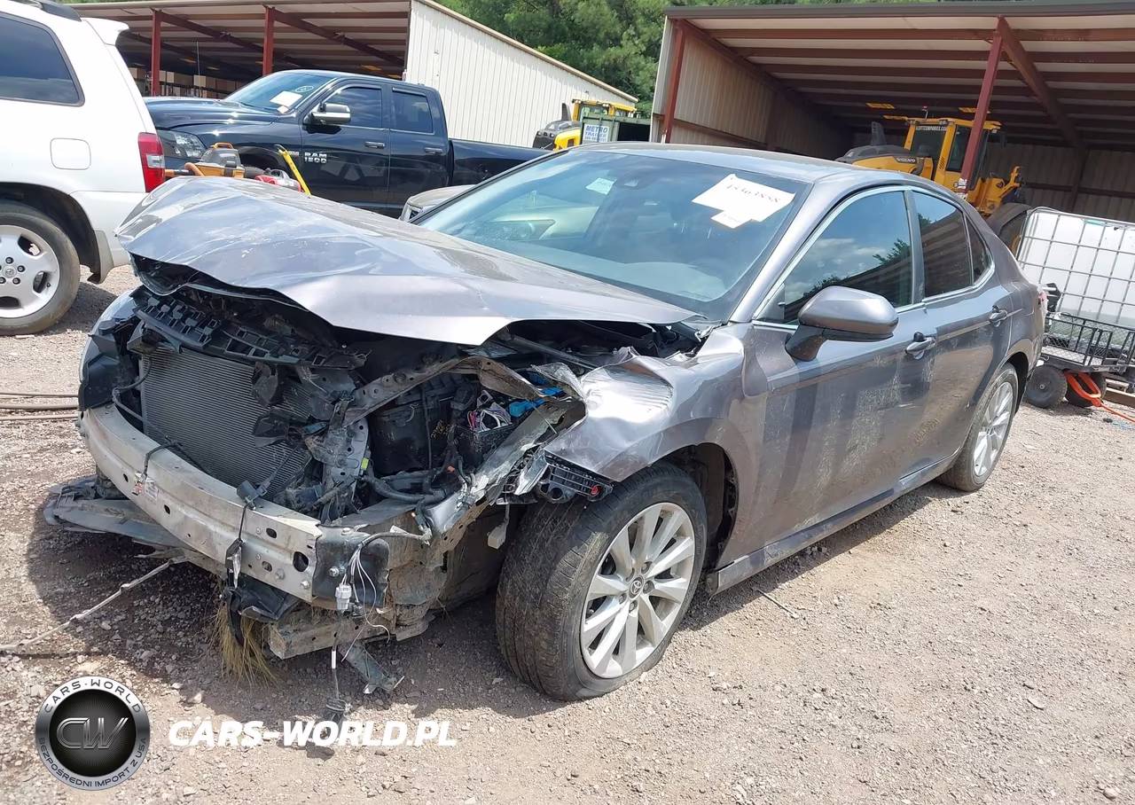 2020 Toyota Camry Le VIN:4T1C11AK1LU963756 - 2