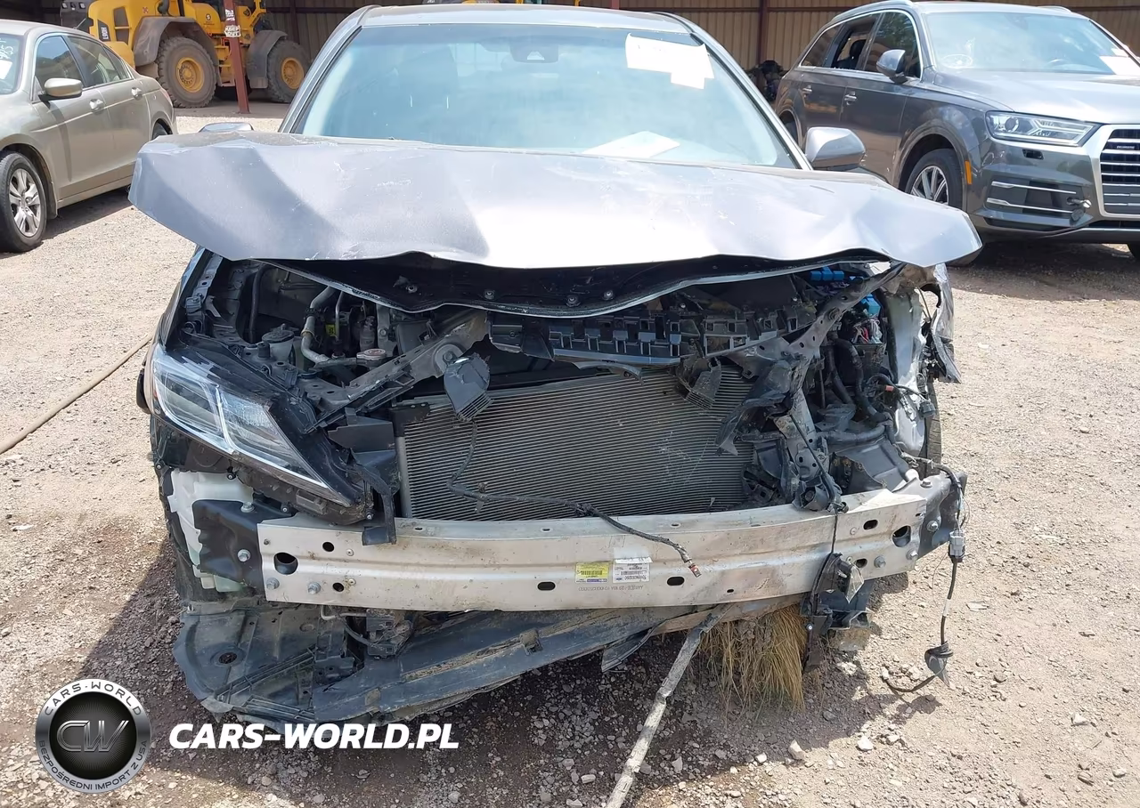 2020 Toyota Camry Le VIN:4T1C11AK1LU963756 - 6