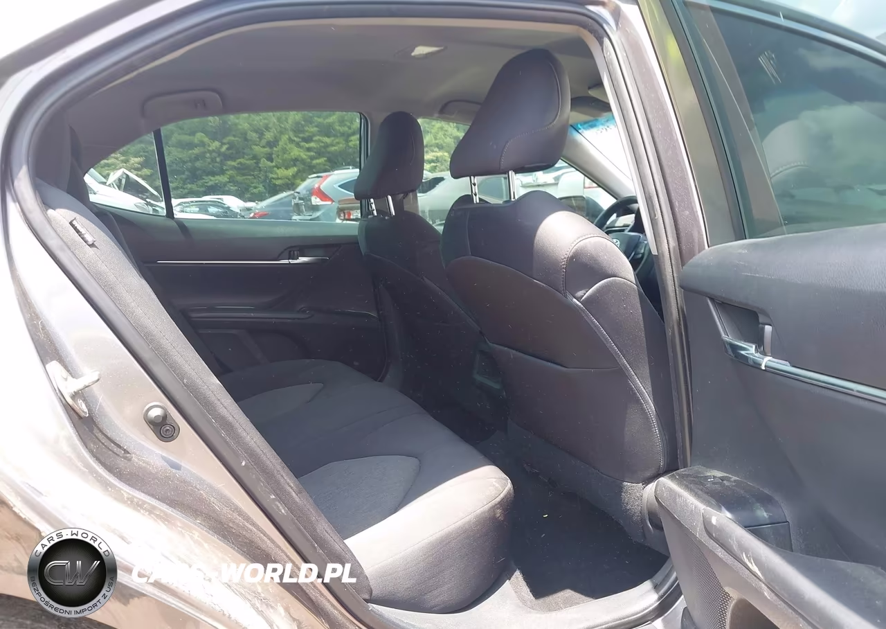 2020 Toyota Camry Le VIN:4T1C11AK1LU963756 - 8