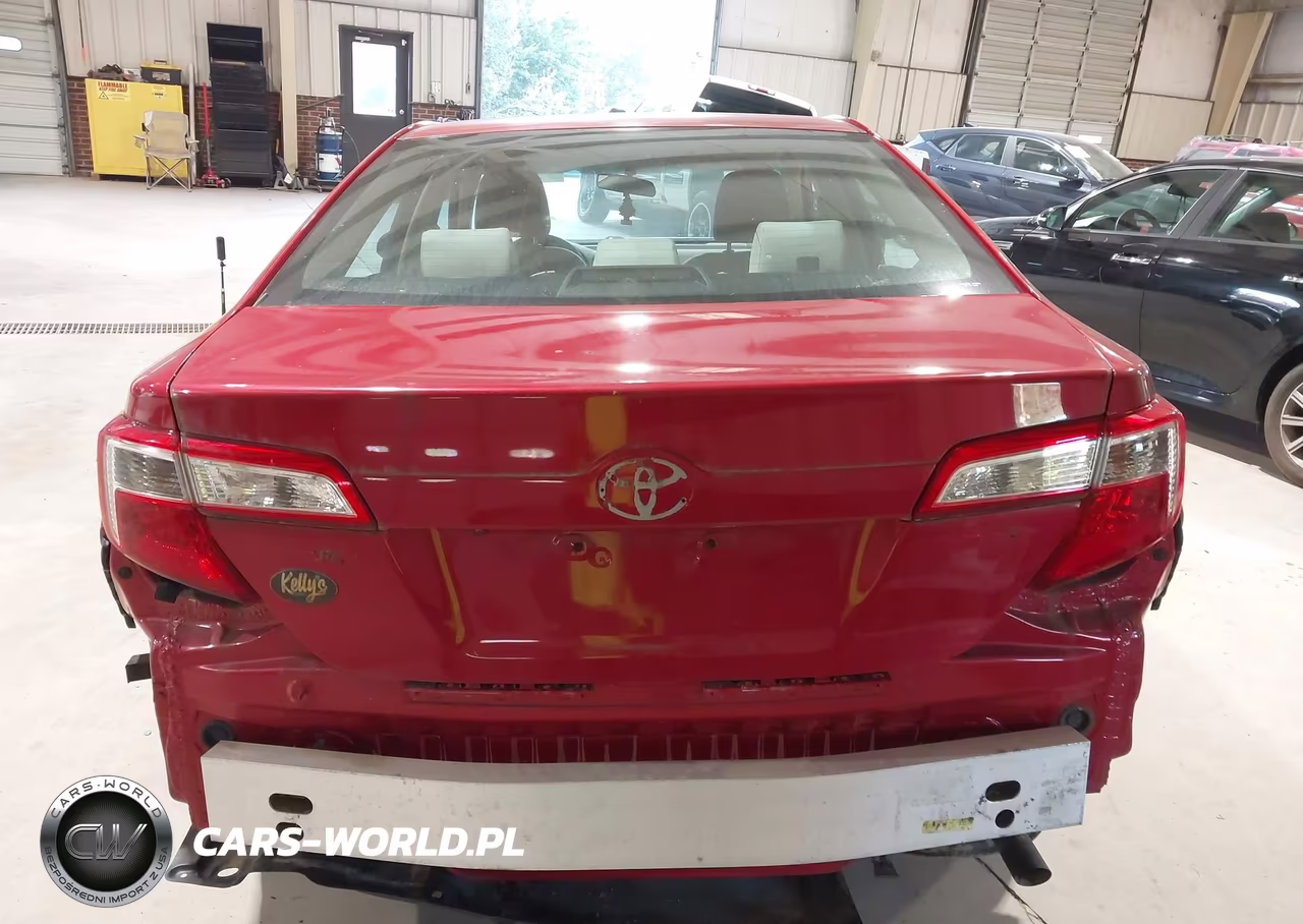 2014 Toyota Camry Le VIN:4T4BF1FK7ER380753 - 17