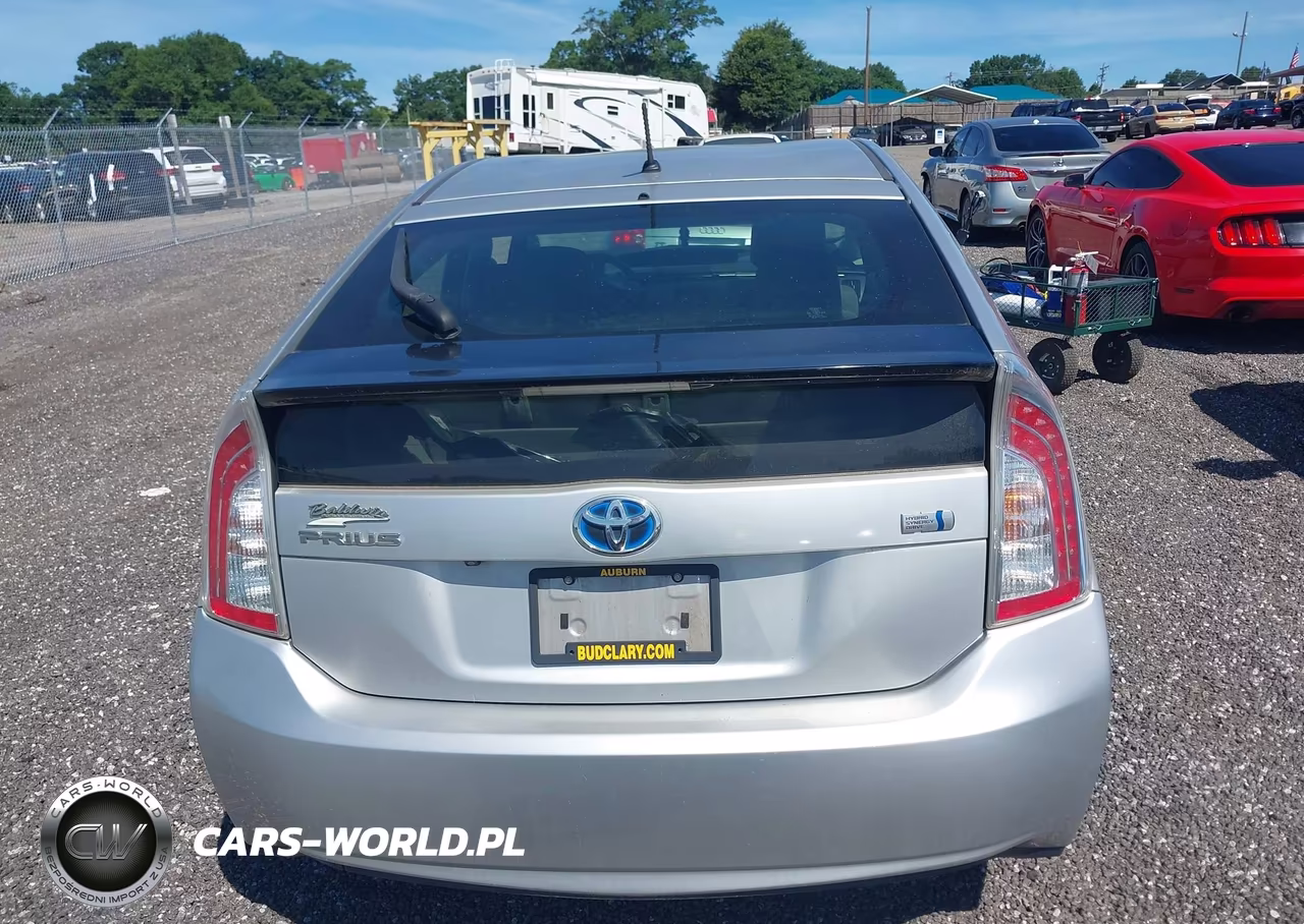 2015 Toyota Prius Two VIN:JTDKN3DU1F1909022 - 16