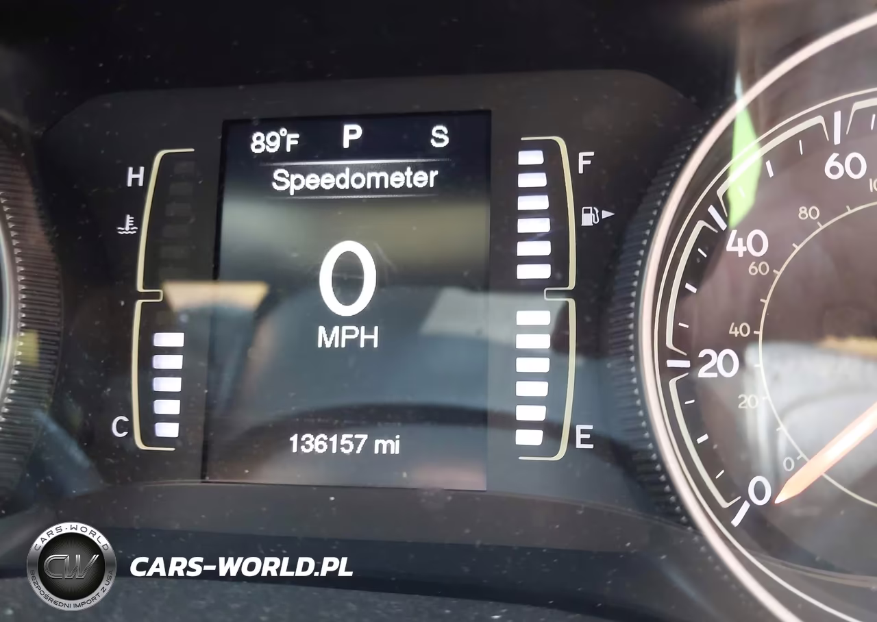 2015 Jeep Cherokee Latitude VIN:1C4PJMCS1FW545548 - 7