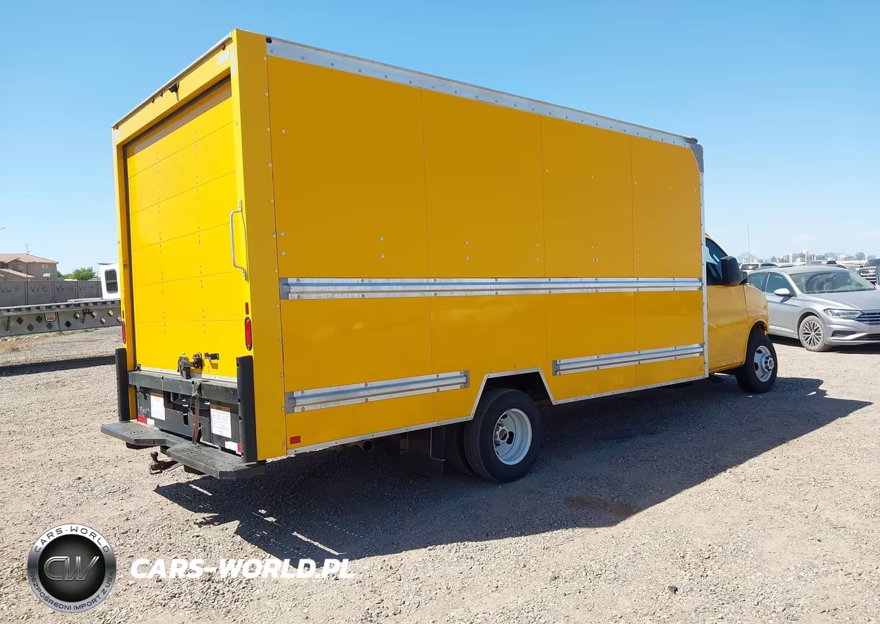 2021 GMC Savana Cutaway Work Van VIN:7GZ37TC78MN007602 - 4