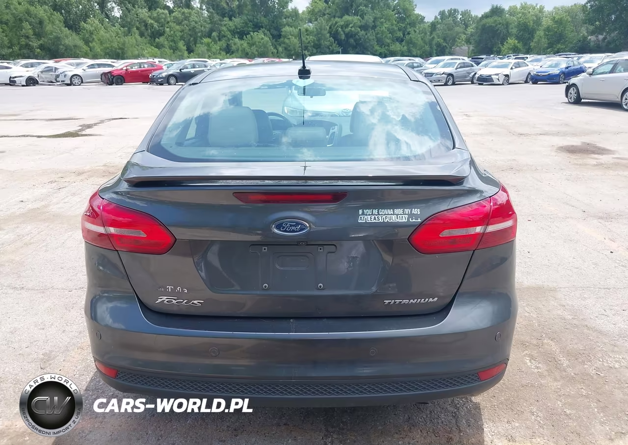 2018 Ford Focus Titanium VIN:1FADP3J27JL294517 - 17