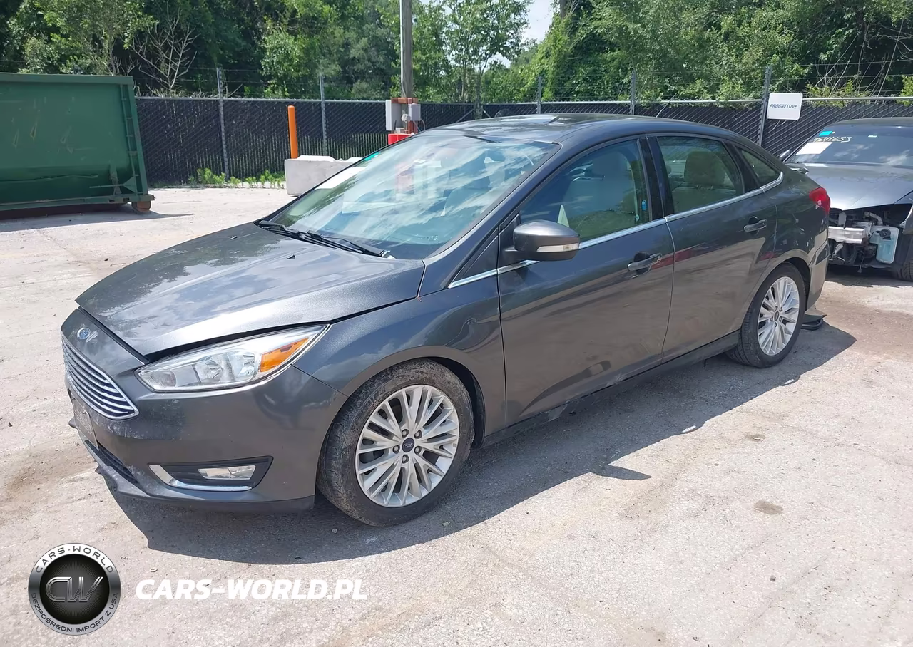2018 Ford Focus Titanium VIN:1FADP3J27JL294517 - 2