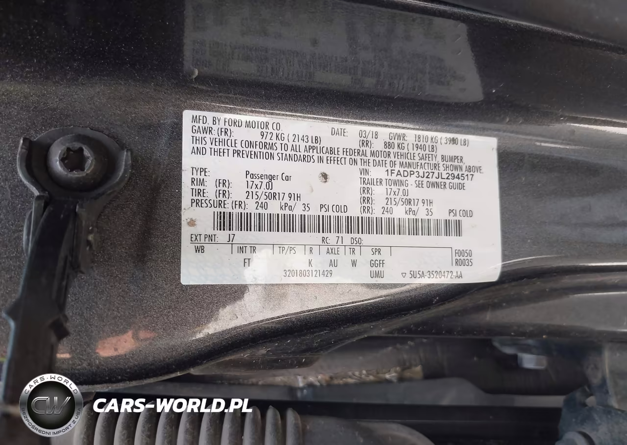 2018 Ford Focus Titanium VIN:1FADP3J27JL294517 - 9