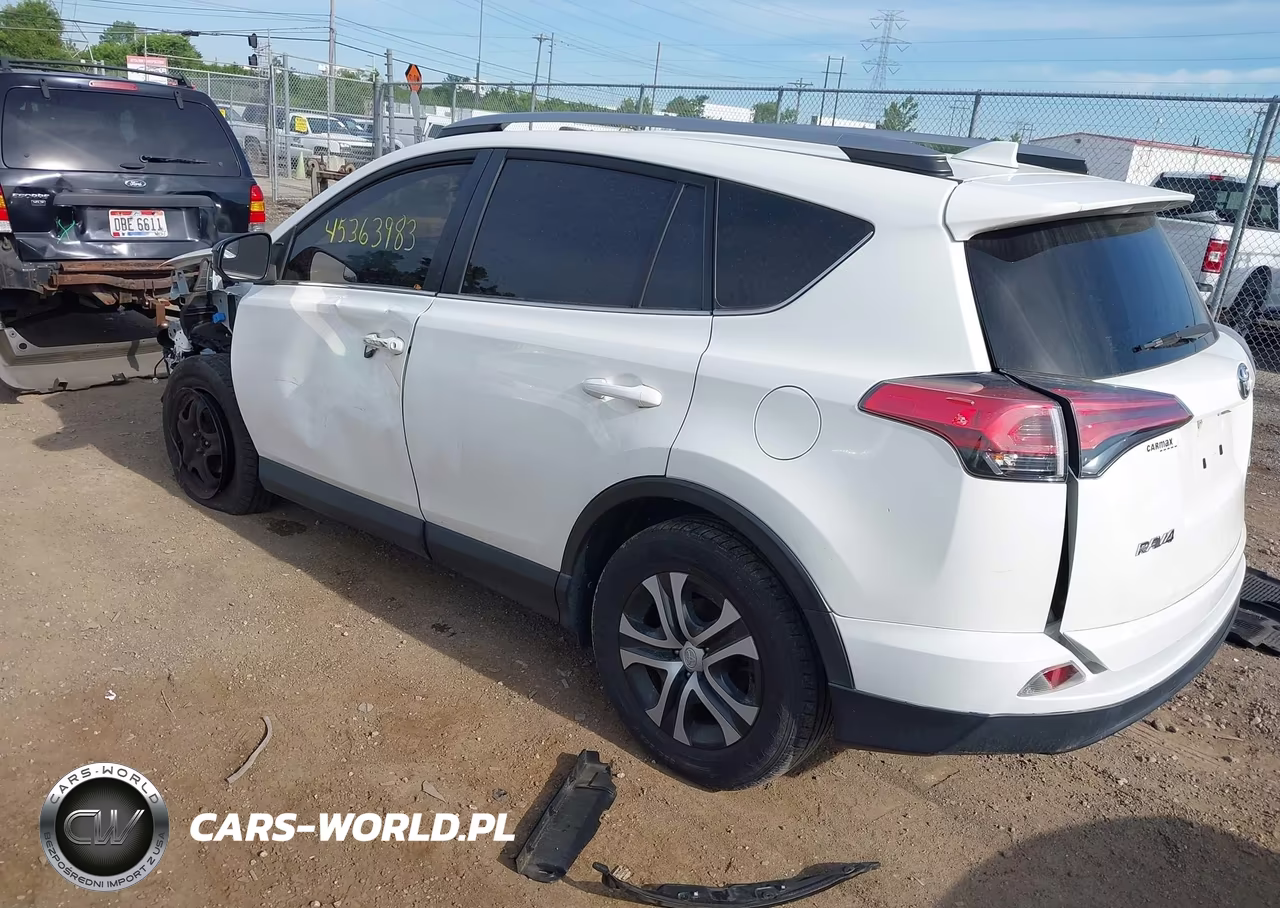 2018 Toyota Rav4 Le VIN:JTMZFREV0JJ185614 - 3