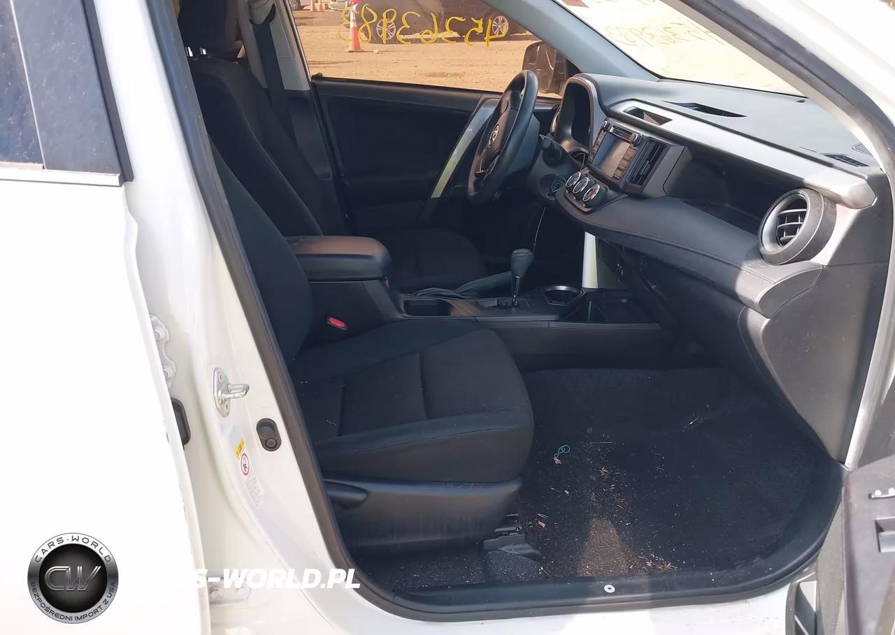 2018 Toyota Rav4 Le VIN:JTMZFREV0JJ185614 - 5