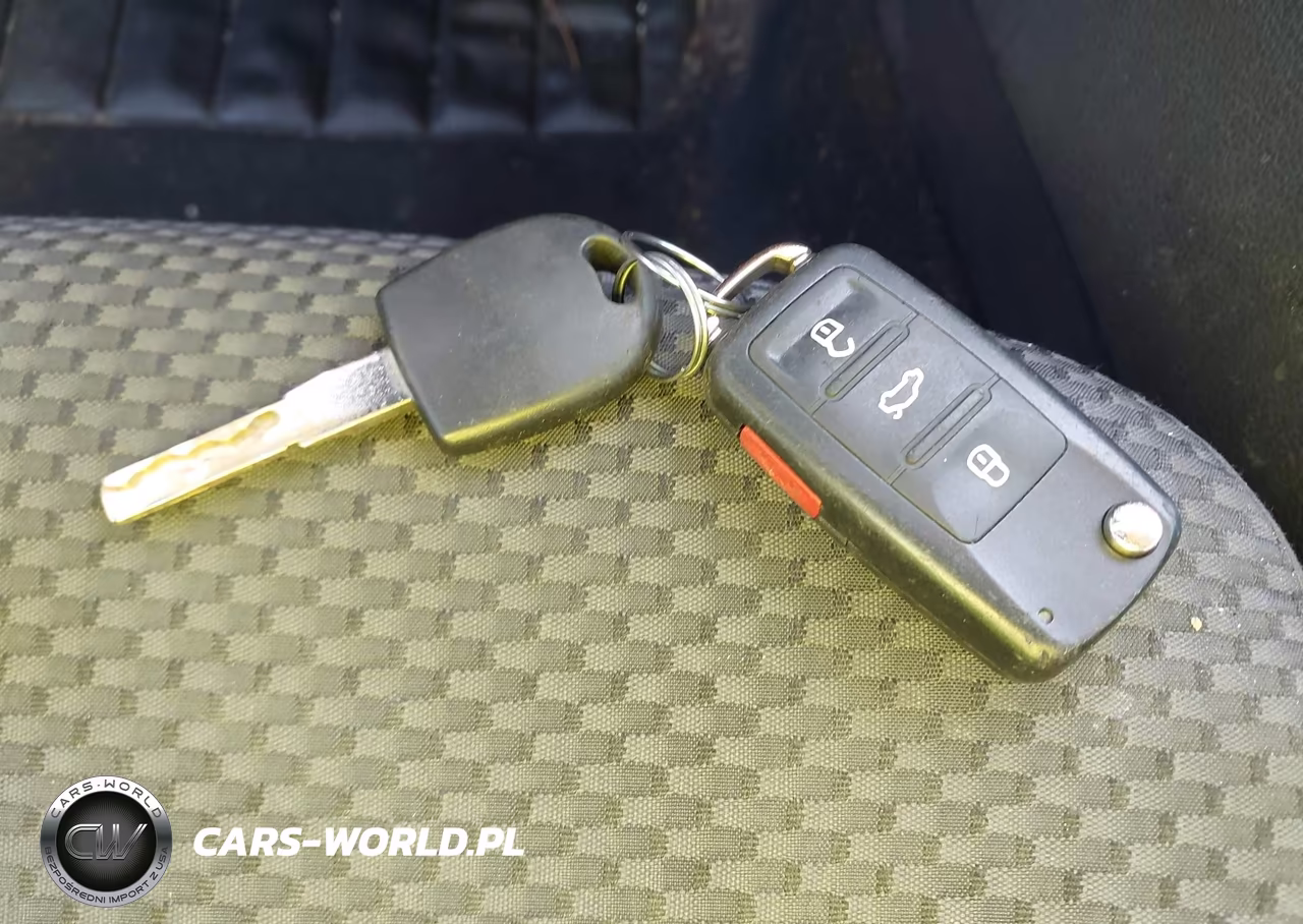 2011 Volkswagen Jetta 2.0L S VIN:3VW2K7AJ0BM010107 - 11