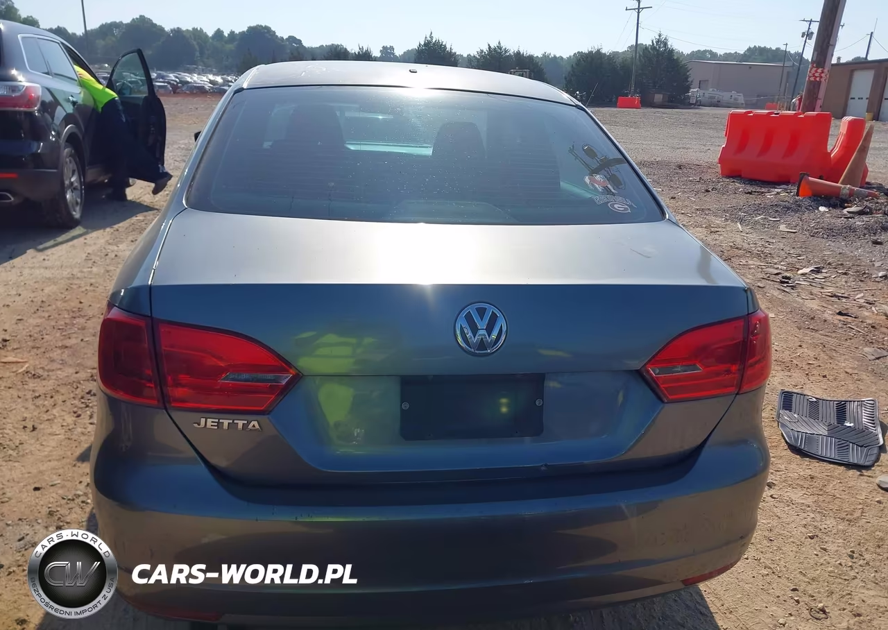 2011 Volkswagen Jetta 2.0L S VIN:3VW2K7AJ0BM010107 - 16
