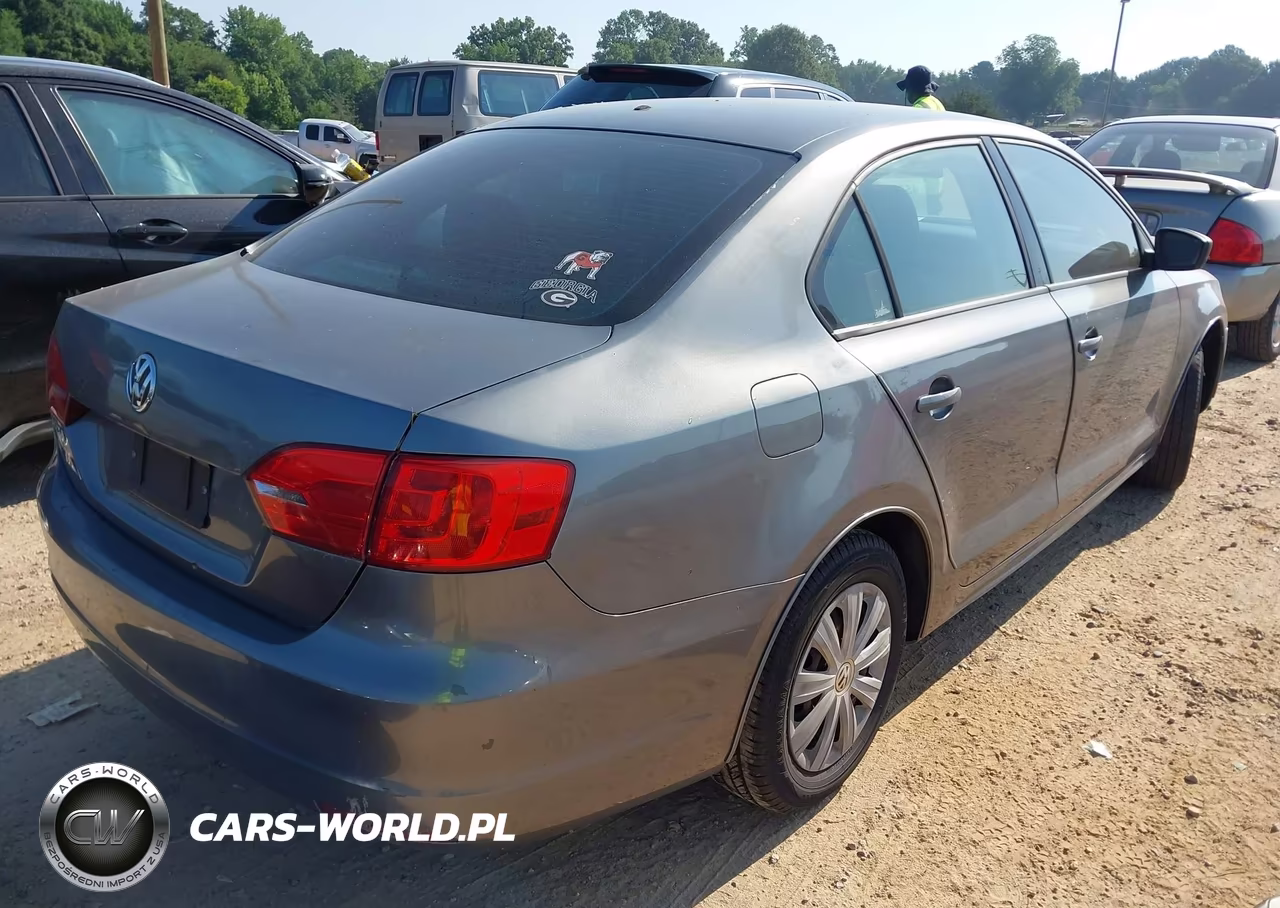 2011 Volkswagen Jetta 2.0L S VIN:3VW2K7AJ0BM010107 - 4