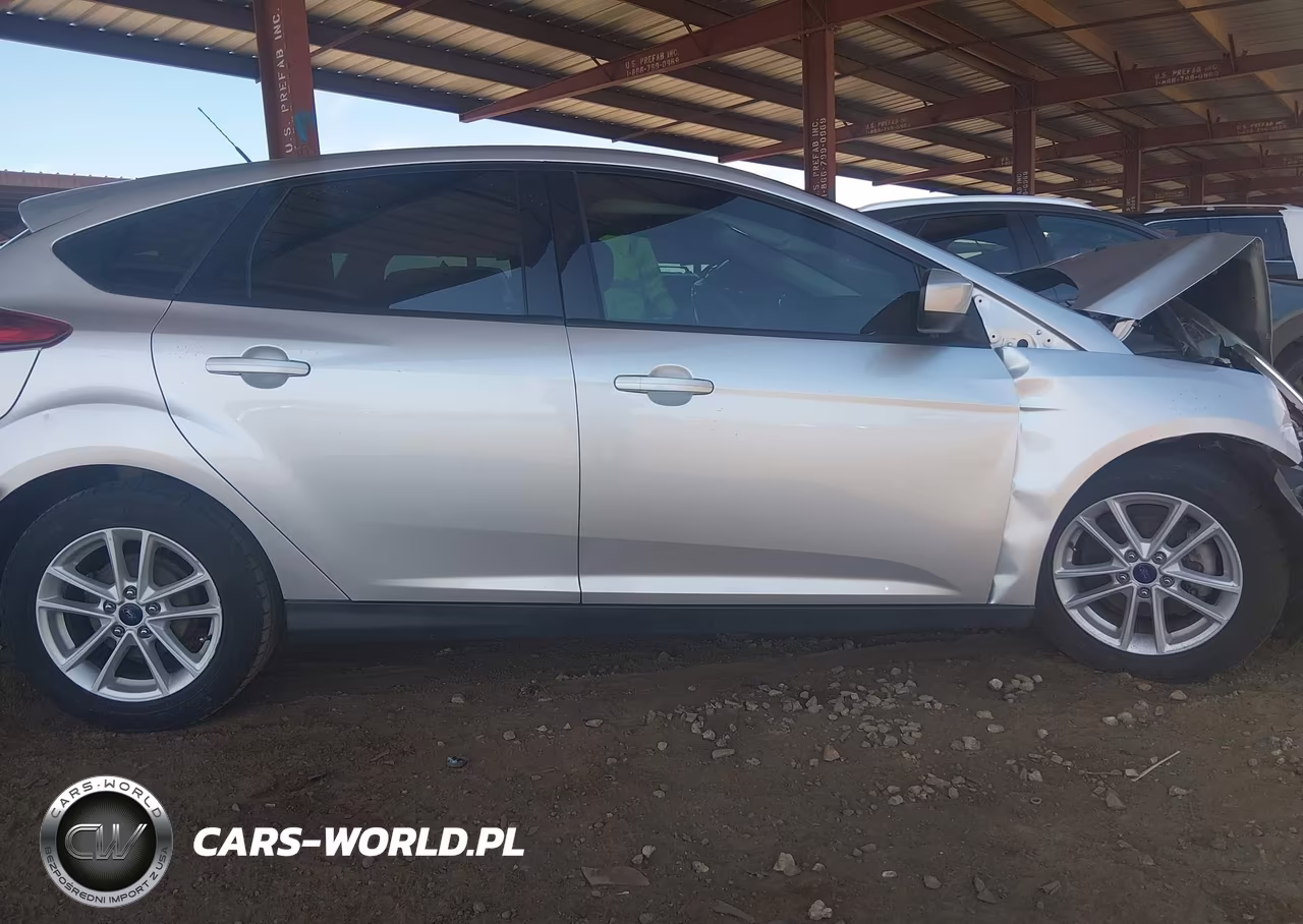 2018 Ford Focus Se VIN:1FADP3K29JL207859 - 14