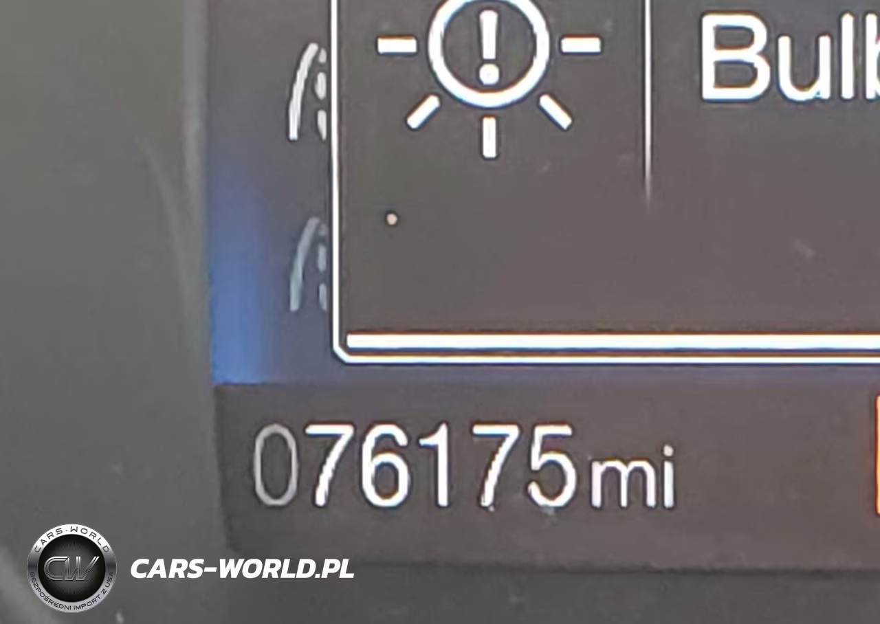 2018 Ford Focus Se VIN:1FADP3K29JL207859 - 16