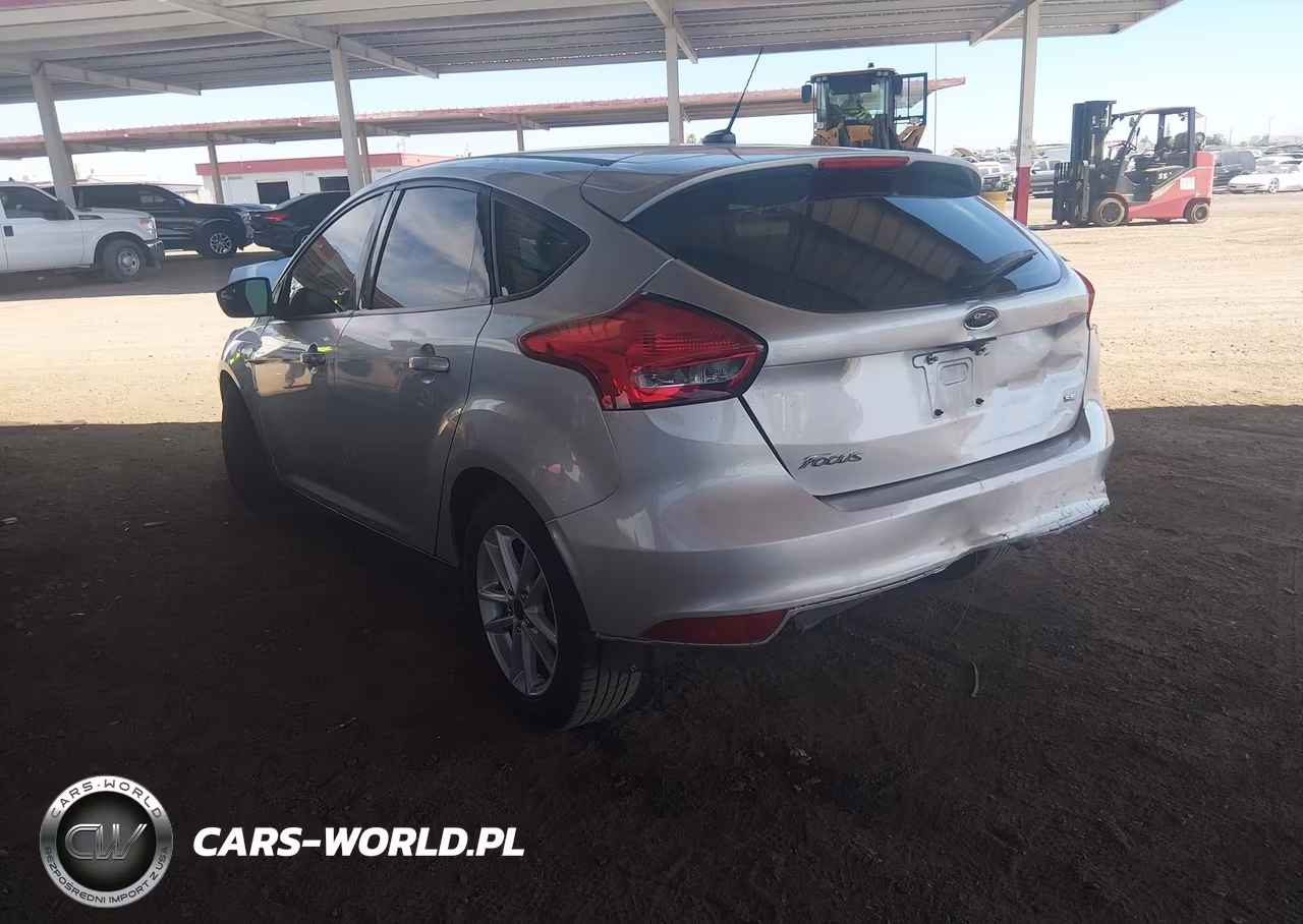 2018 Ford Focus Se VIN:1FADP3K29JL207859 - 3