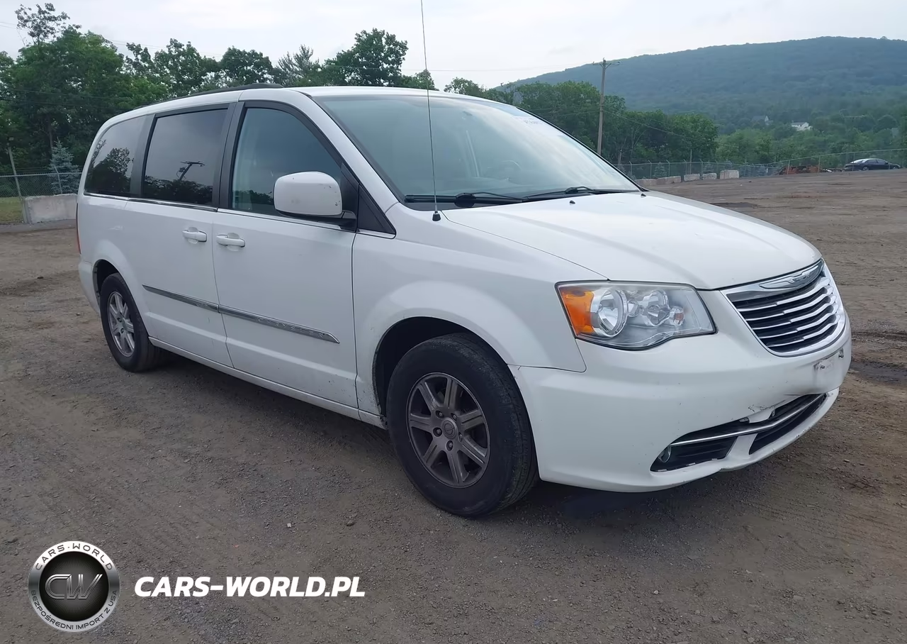 2012 Chrysler Town & Country Touring – zdjęcie 1 z 16
