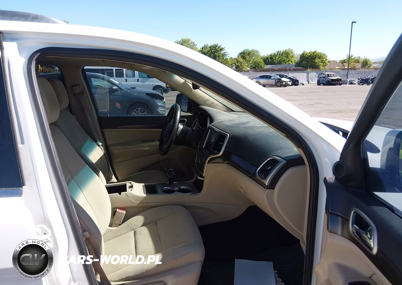 2014 Jeep Grand Cherokee Laredo VIN:1C4RJEAG0EC145266 - 5