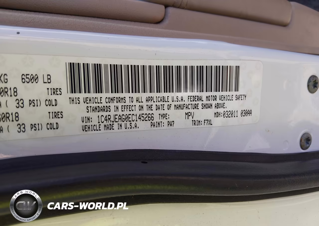 2014 Jeep Grand Cherokee Laredo VIN:1C4RJEAG0EC145266 - 9