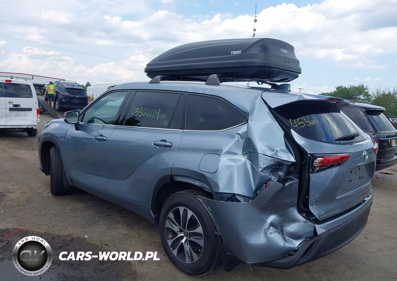 2022 Toyota Highlander Xle VIN:5TDGZRBH4NS249871 - 3