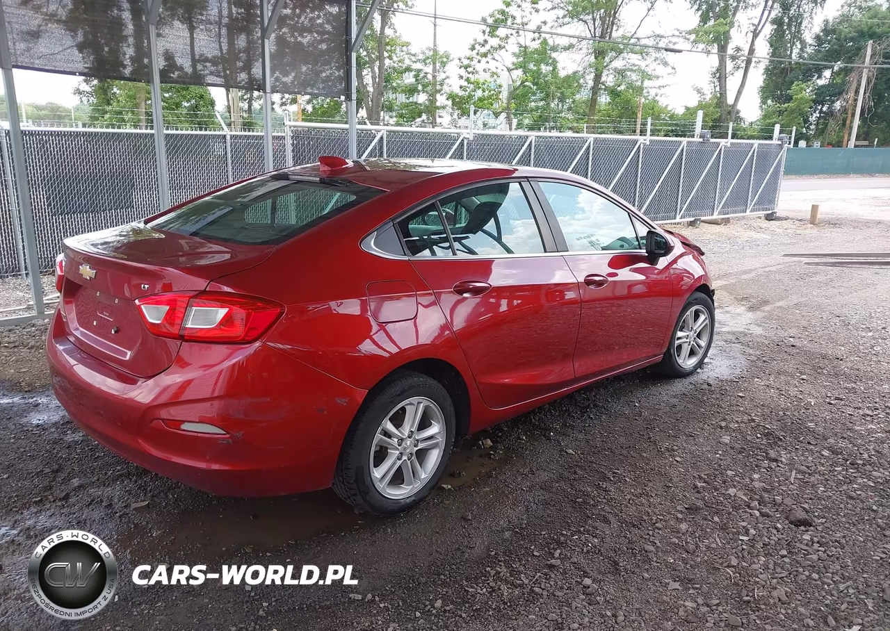 2018 Chevrolet Cruze Lt Auto VIN:1G1BE5SM8J7179381 - 4