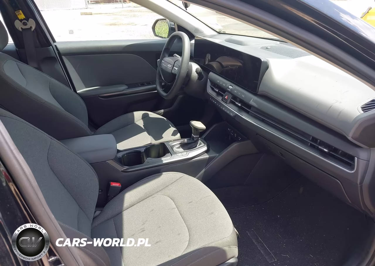2025 Kia K4 Lxs VIN:3KPFT4DE1SE203259 - 5
