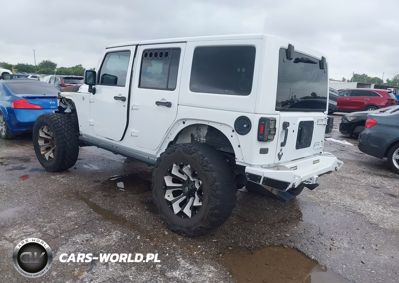 2016 Jeep Wrangler Unlimited Sport VIN:1C4BJWDG0GL157245 - 3