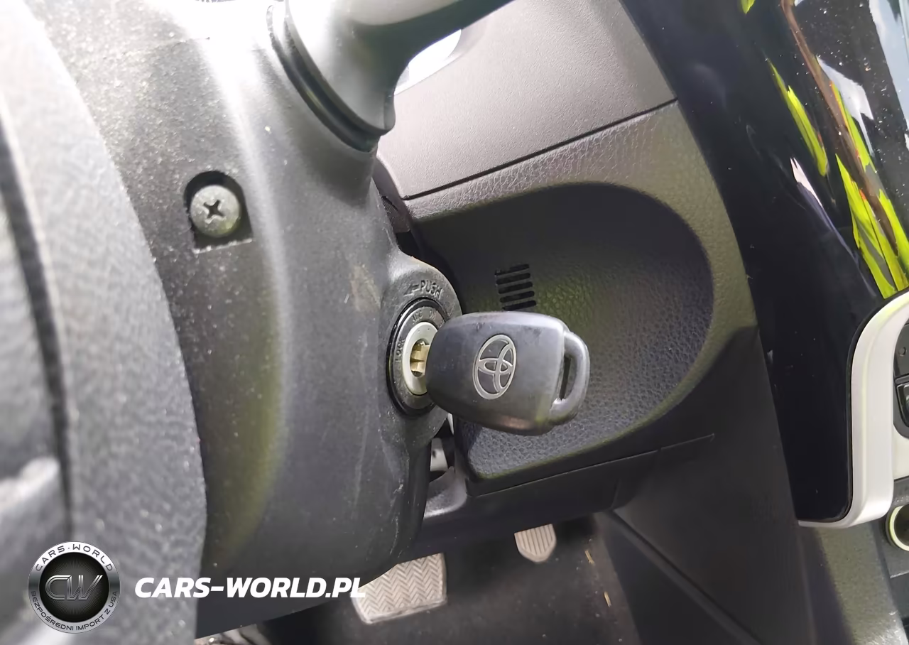 2017 Toyota Corolla Le VIN:2T1BURHE0HC792461 - 11