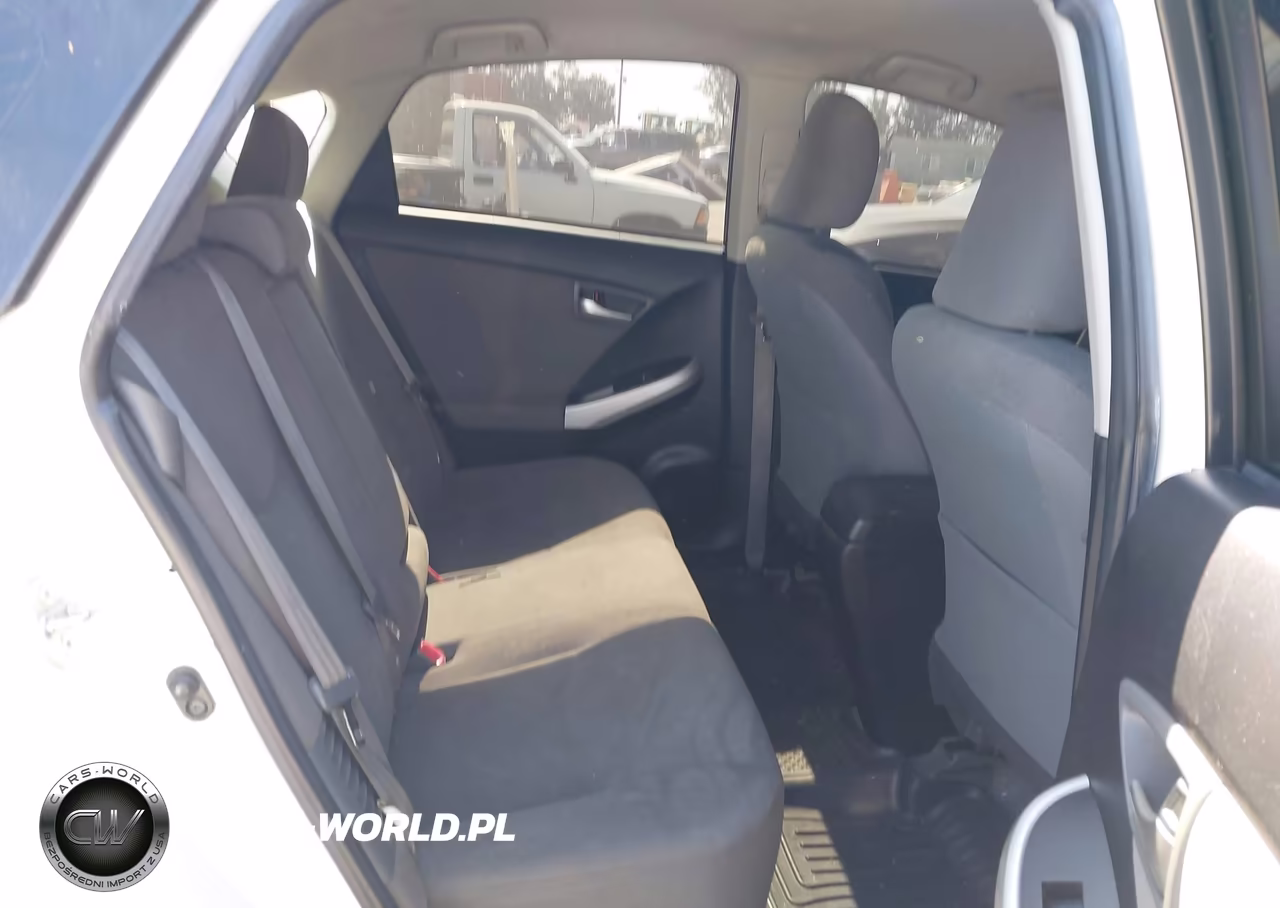 2014 Toyota Prius Two VIN:JTDKN3DUXE0385471 - 8