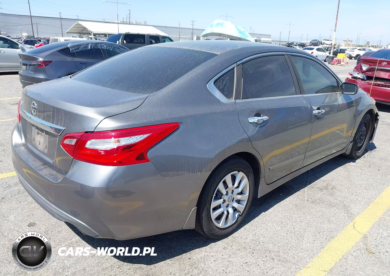 2017 Nissan Altima 2.5 S VIN:1N4AL3AP0HN305222 - 4