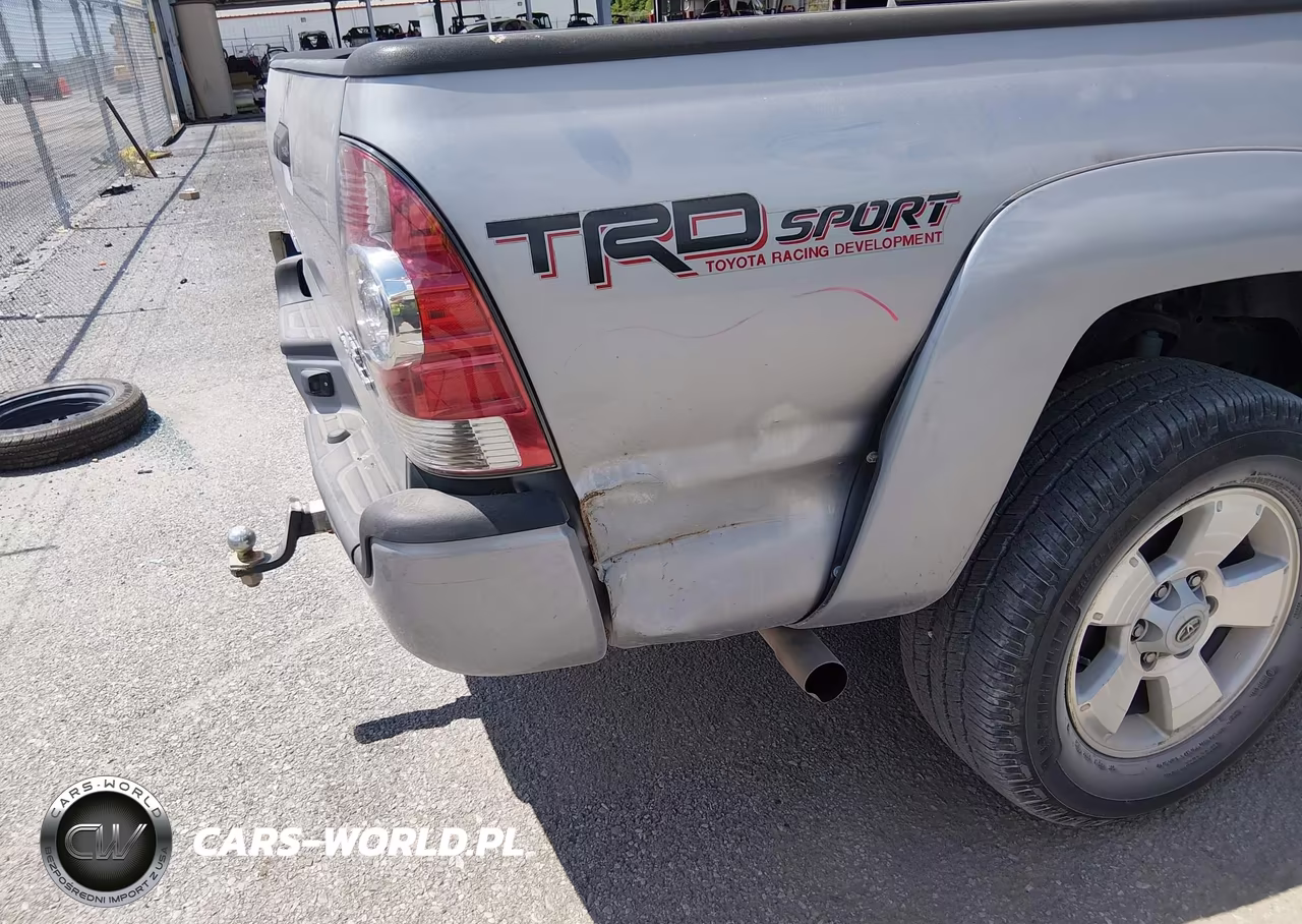 2015 Toyota Tacoma Prerunner V6 VIN:5TFJU4GN8FX069326 - 18