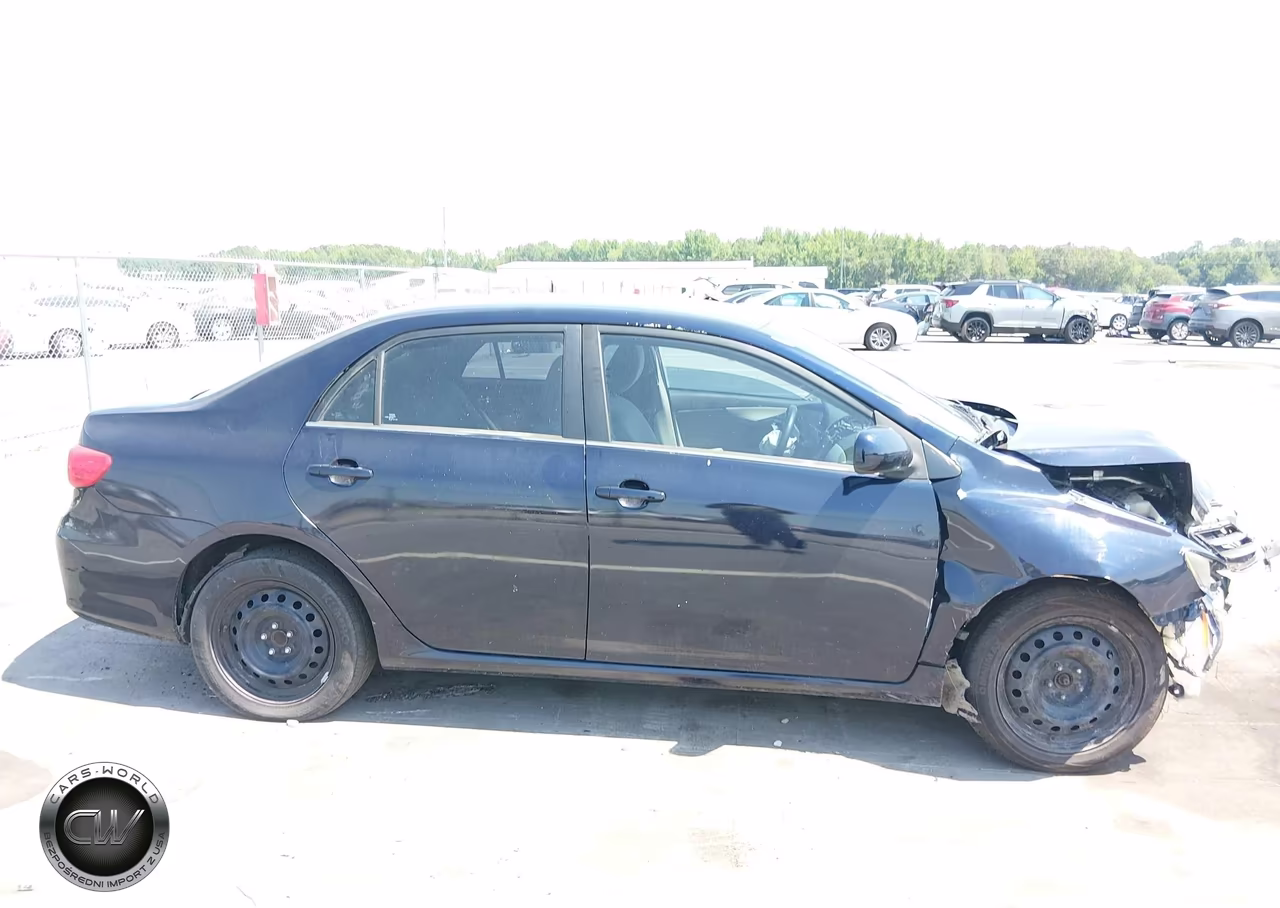 2013 Toyota Corolla Le VIN:5YFBU4EE2DP199959 - 13