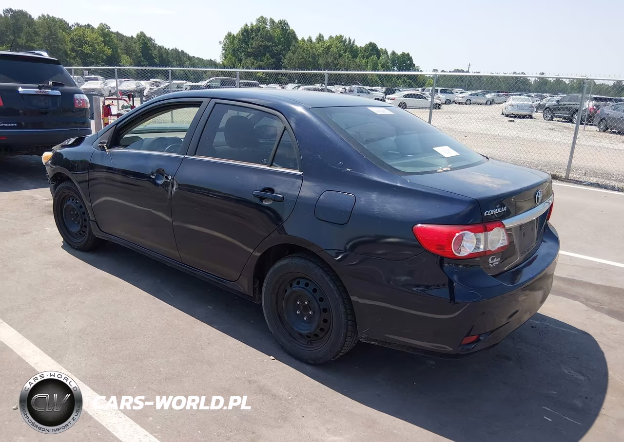 2013 Toyota Corolla Le VIN:5YFBU4EE2DP199959 - 3