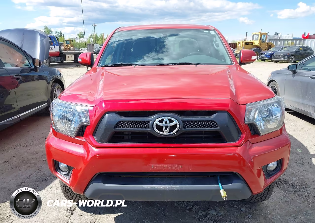 2015 Toyota Tacoma Base V6 VIN:5TFLU4ENXFX128517 - 12