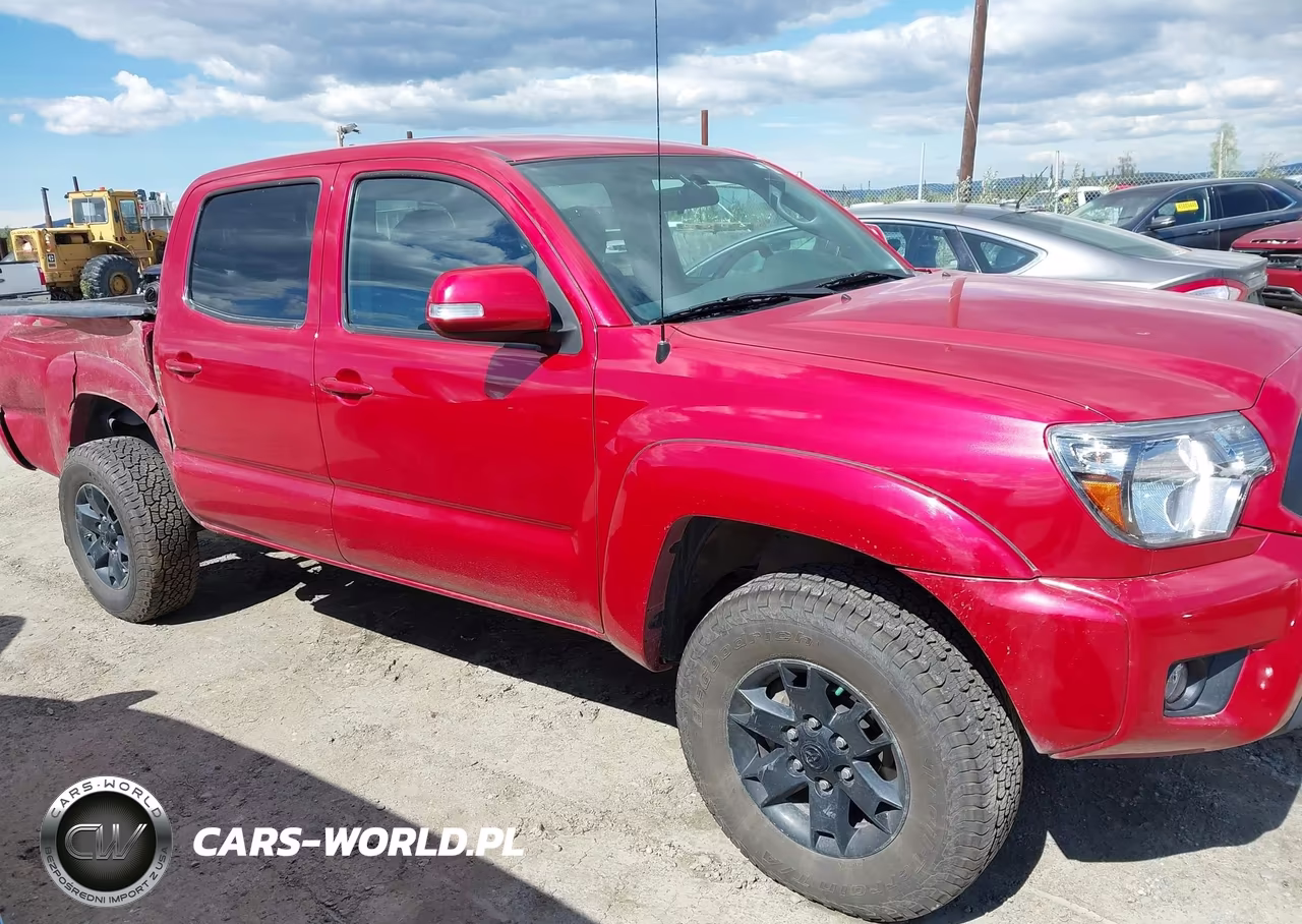 2015 Toyota Tacoma Base V6 VIN:5TFLU4ENXFX128517 - 13