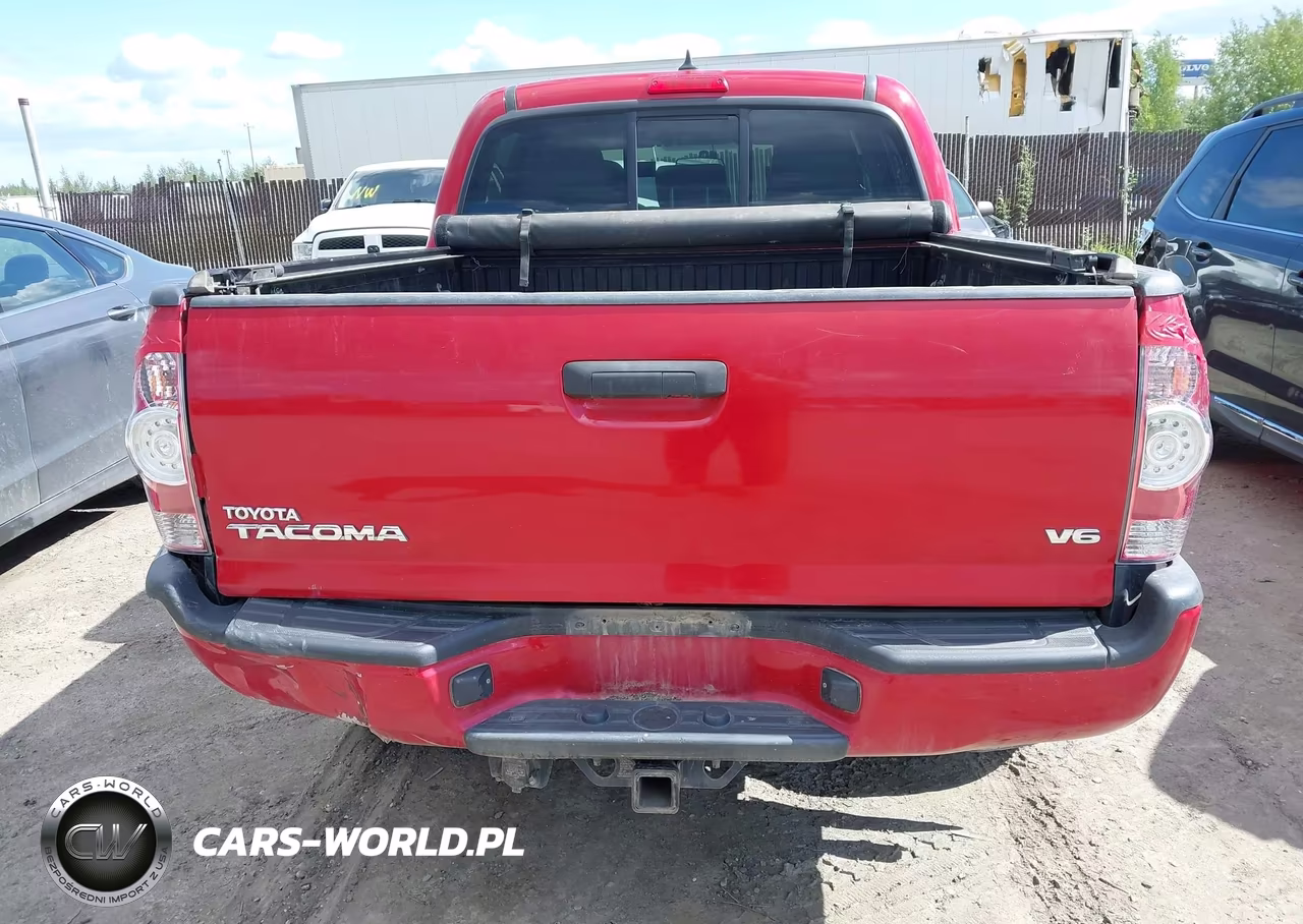 2015 Toyota Tacoma Base V6 VIN:5TFLU4ENXFX128517 - 16