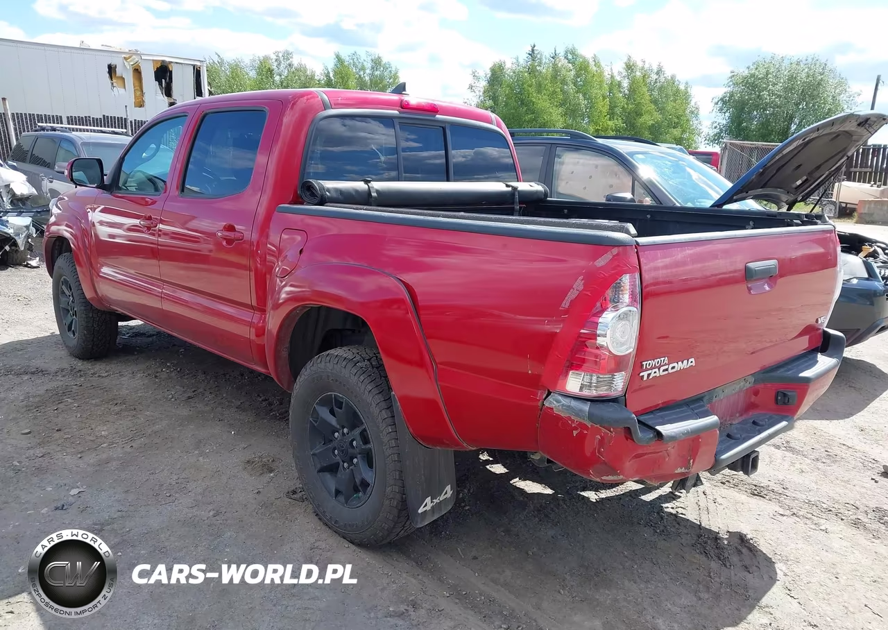 2015 Toyota Tacoma Base V6 VIN:5TFLU4ENXFX128517 - 3