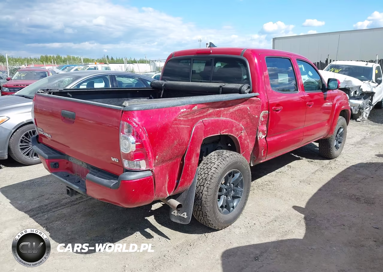 2015 Toyota Tacoma Base V6 VIN:5TFLU4ENXFX128517 - 4