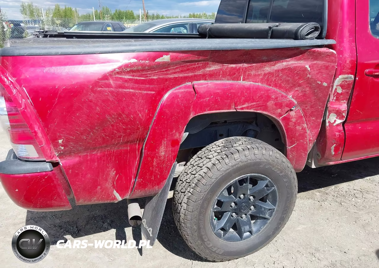 2015 Toyota Tacoma Base V6 VIN:5TFLU4ENXFX128517 - 6