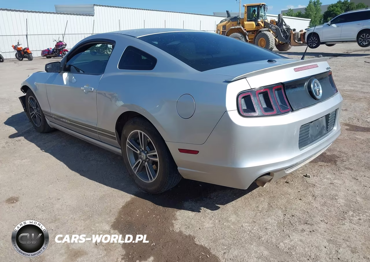 2013 Ford Mustang V6 Premium VIN:1ZVBP8AM6D5239675 - 3