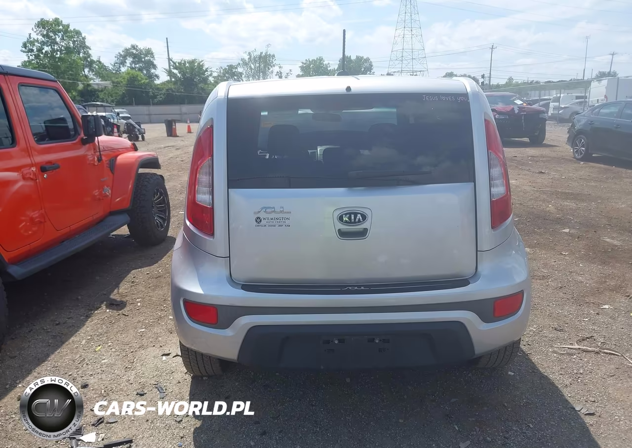 2012 Kia Soul + VIN:KNDJT2A61C7456658 - 17