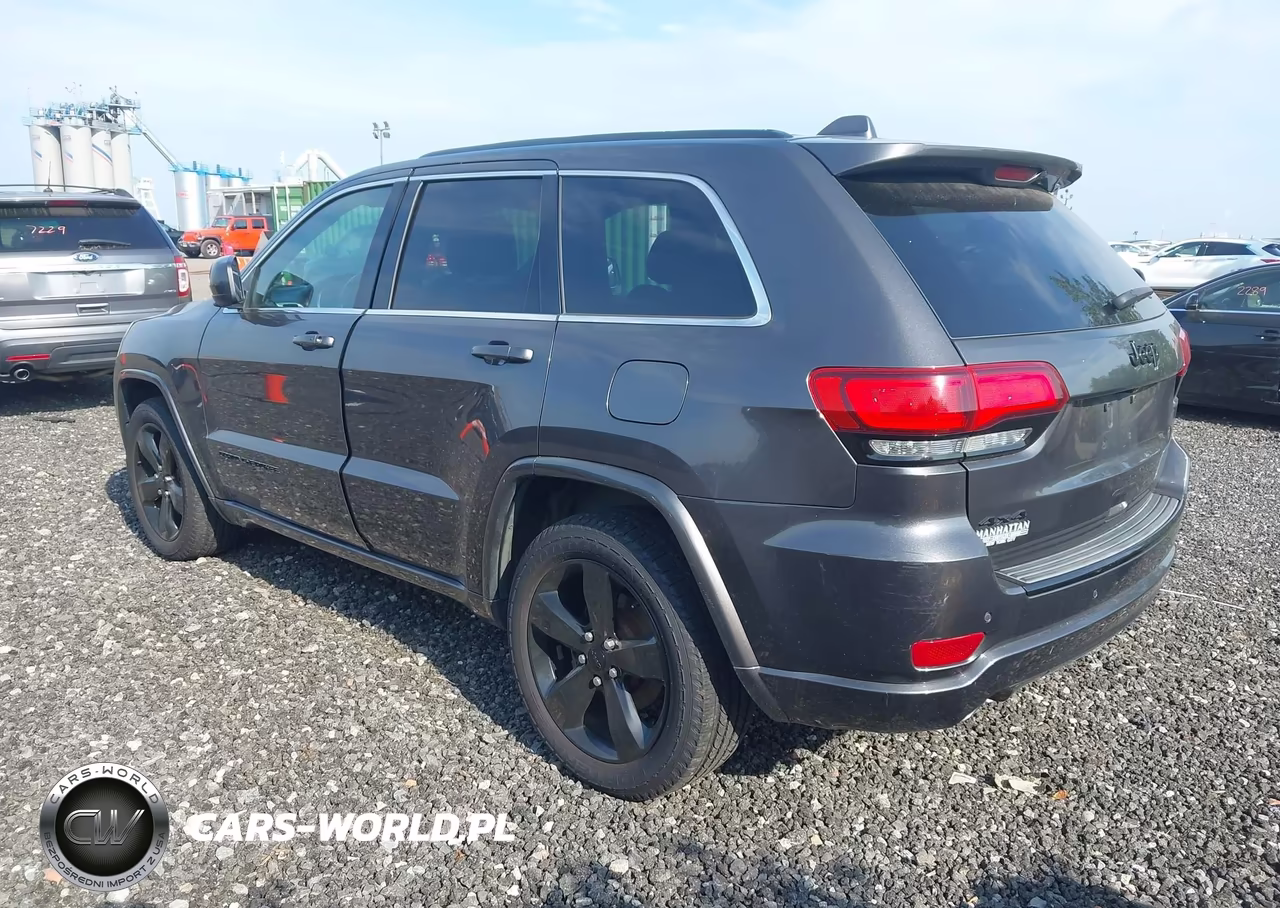 2015 Jeep Grand Cherokee Altitude VIN:1C4RJFAG8FC206242 - 3
