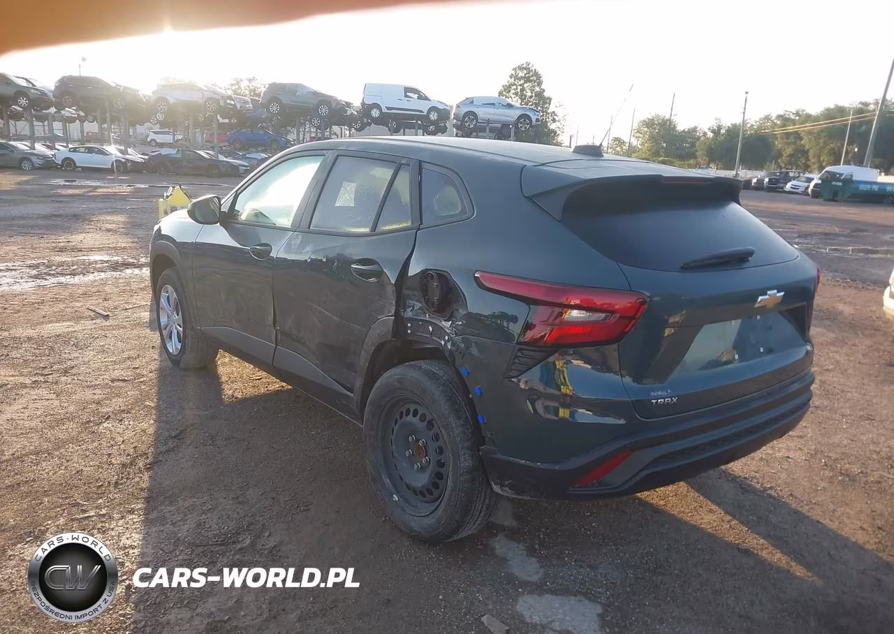 2025 Chevrolet Trax Fwd Ls VIN:KL77LFEP5SC332769 - 3