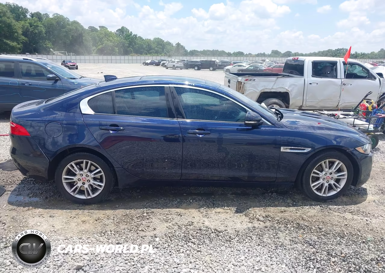 2017 Jaguar Xe 25T Premium VIN:SAJAD4BG4HA950461 - 13