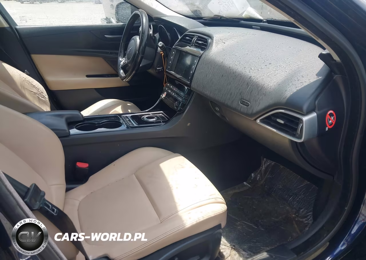 2017 Jaguar Xe 25T Premium VIN:SAJAD4BG4HA950461 - 5